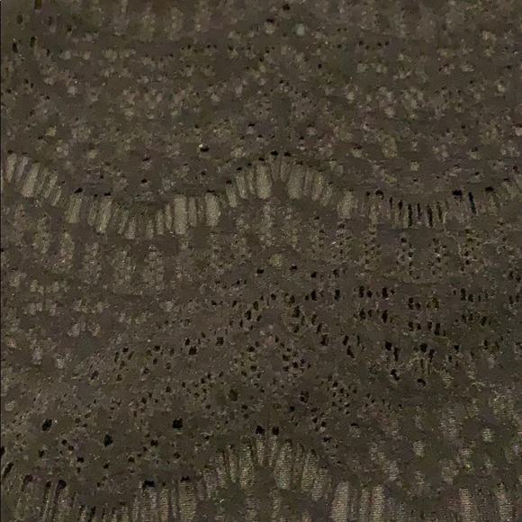 Loft lace sleeveless. - Picture 3 of 4